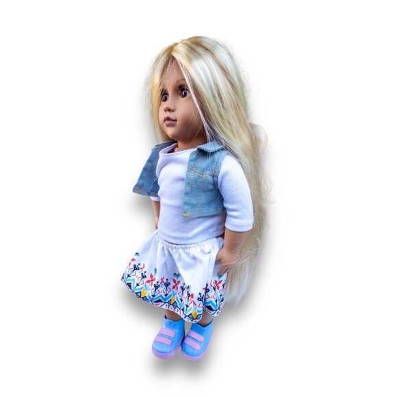 Phoebe Hair Grow Doll and Clothes Set 2 Tops 2 Skirts Sneakers Sandals Bracelet - Picture 4 of 16